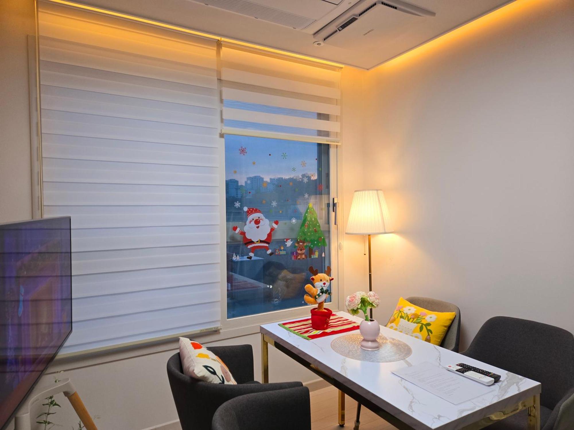 סיאול Gamseong House #Gimpo Airport 10 Min #Hwagok Station #Netflix #Beamprojet #Niceview חדר תמונה